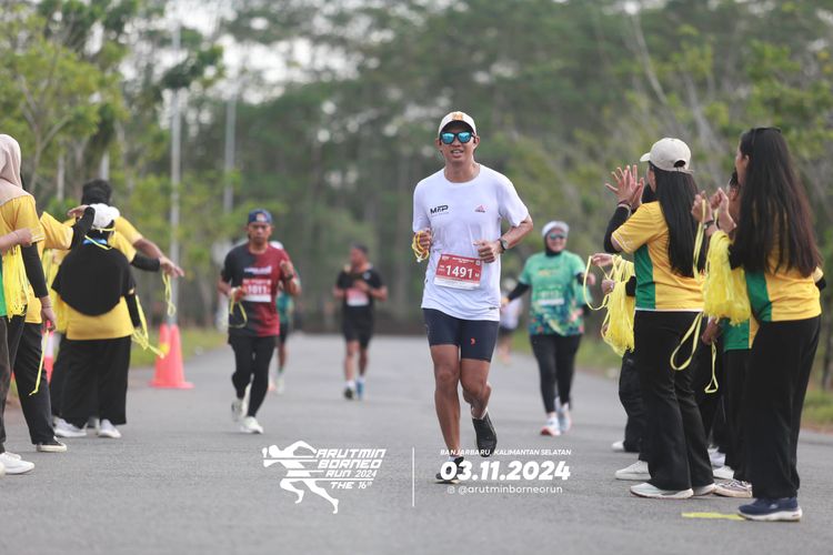 Race photo from Arutmin Borneo Run 2024