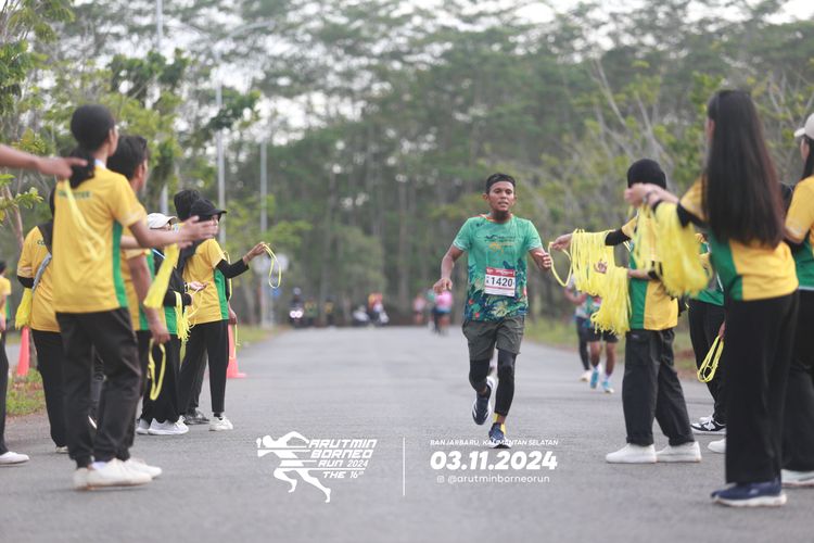 Race photo from Arutmin Borneo Run 2024