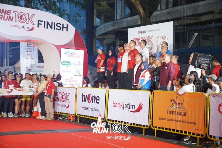 Race photo from ONE RUN 10 K