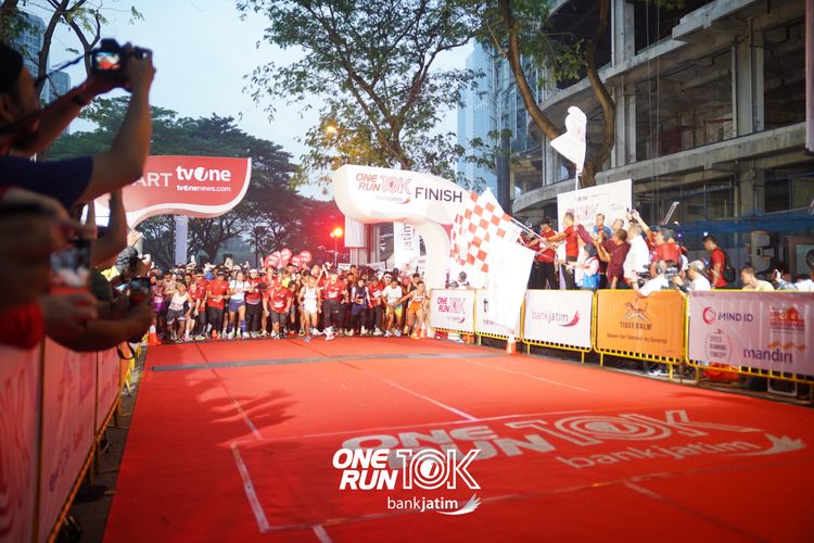 Race photo from ONE RUN 10 K