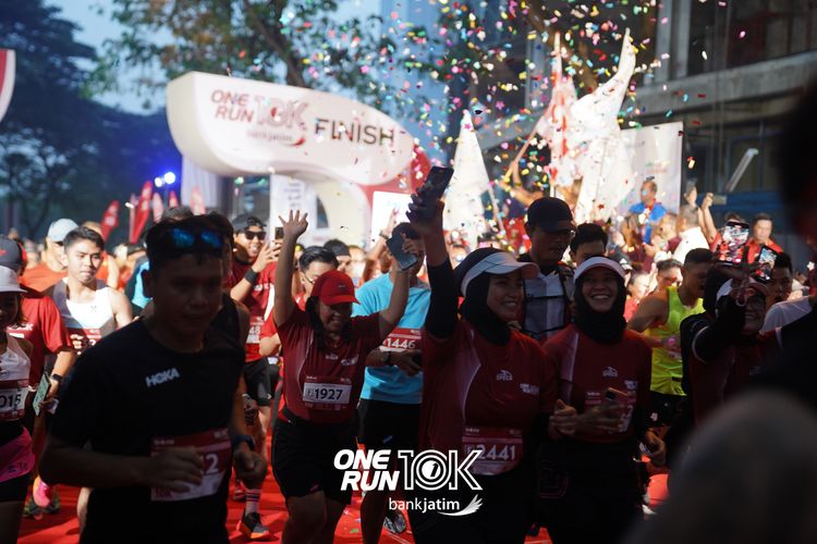 Race photo from ONE RUN 10 K