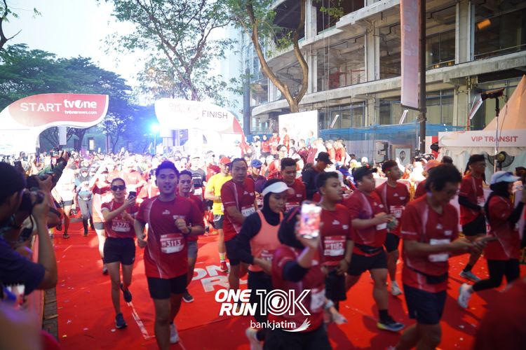 Race photo from ONE RUN 10 K