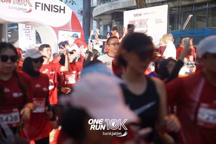 Race photo from ONE RUN 10 K