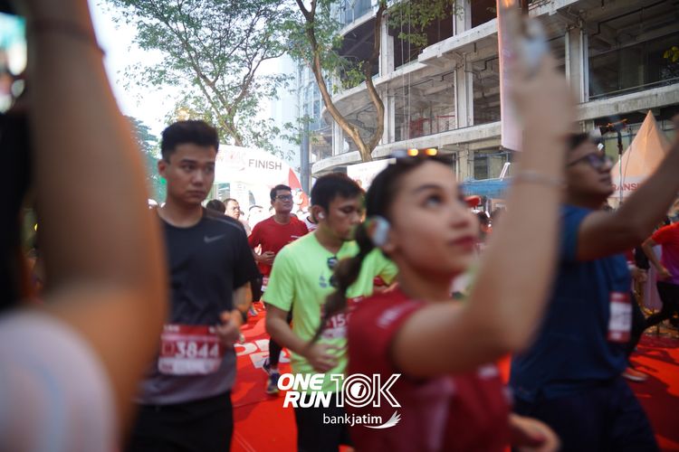 Race photo from ONE RUN 10 K