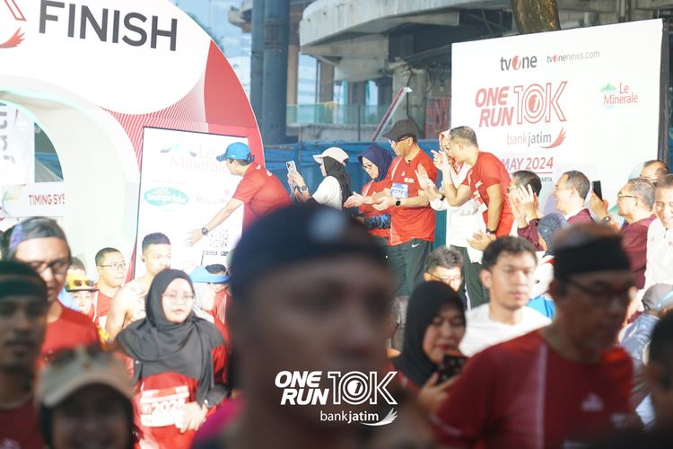 Race photo from ONE RUN 10 K