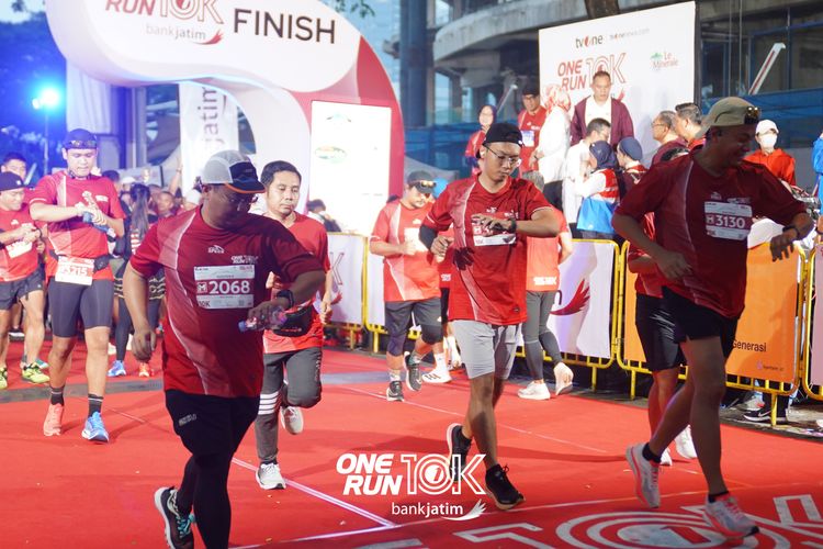 Race photo from ONE RUN 10 K