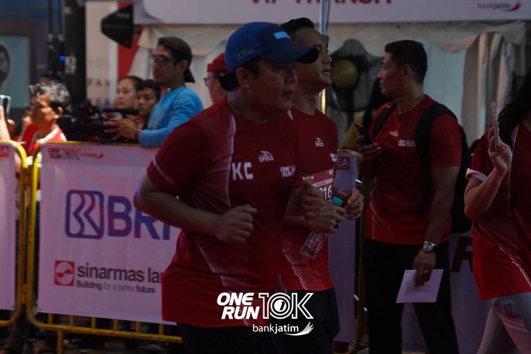 Race photo from ONE RUN 10 K