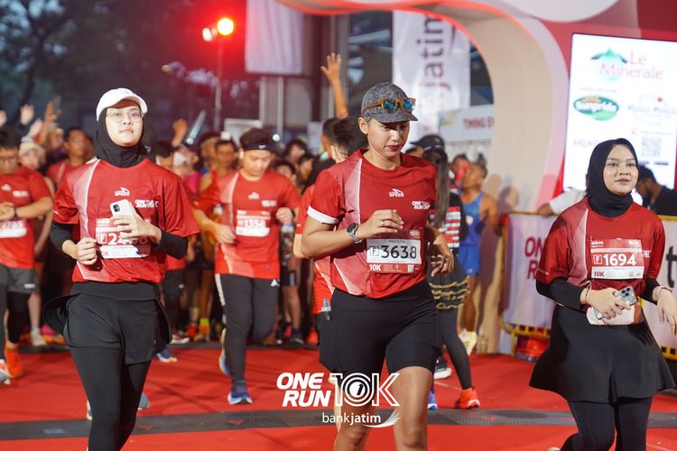 Race photo from ONE RUN 10 K