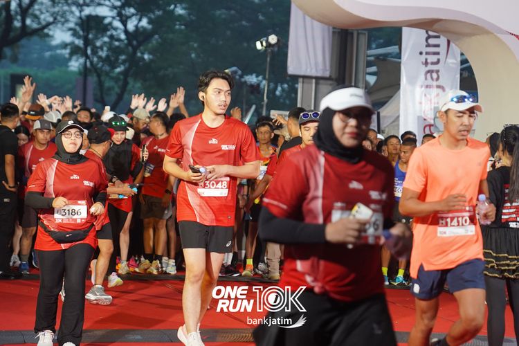 Race photo from ONE RUN 10 K