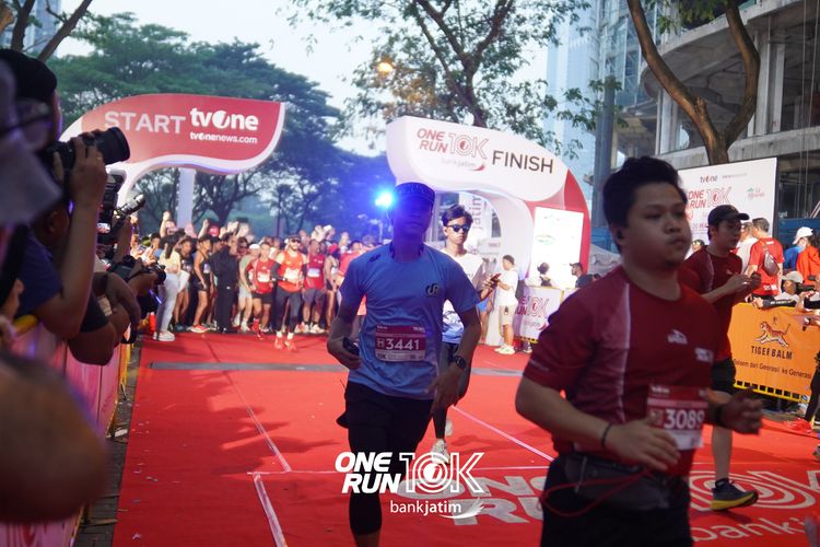 Race photo from ONE RUN 10 K