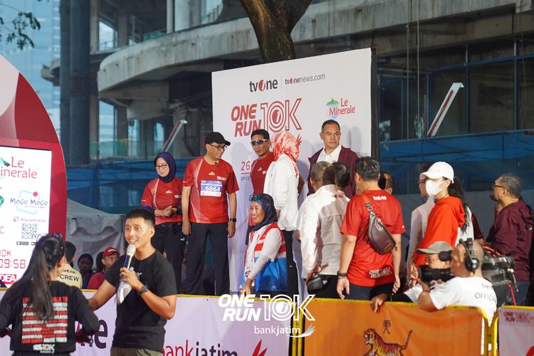 Race photo from ONE RUN 10 K