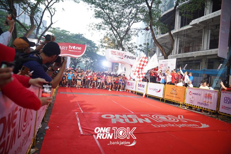 Race photo from ONE RUN 10 K
