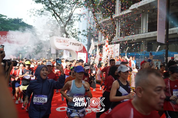 Race photo from ONE RUN 10 K