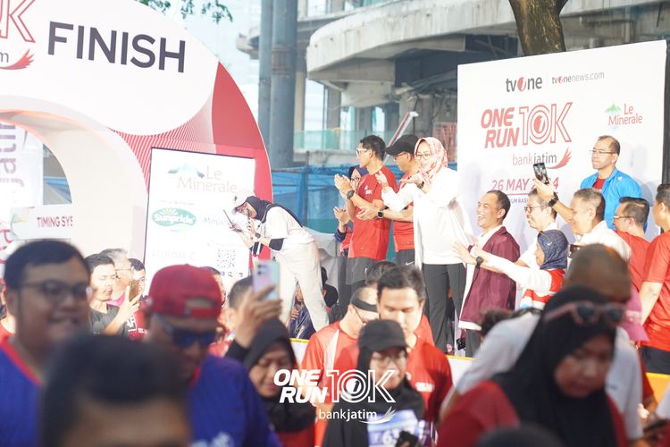 Race photo from ONE RUN 10 K