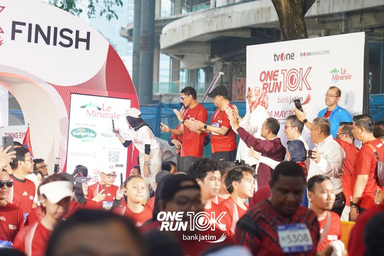 Race photo from ONE RUN 10 K