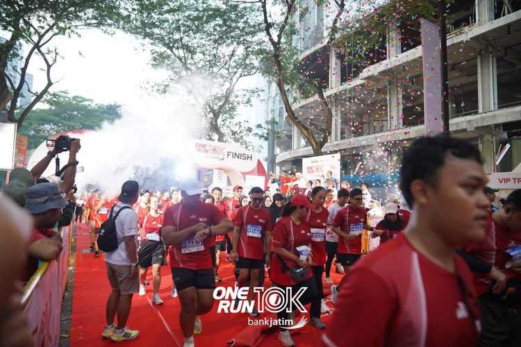 Race photo from ONE RUN 10 K