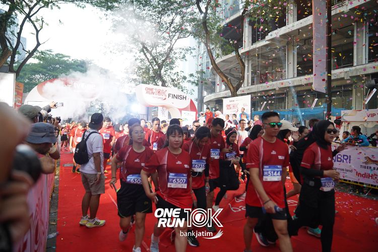 Race photo from ONE RUN 10 K