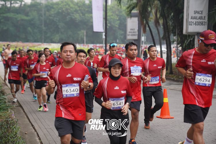 Race photo from ONE RUN 10 K