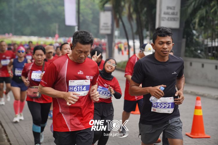 Race photo from ONE RUN 10 K