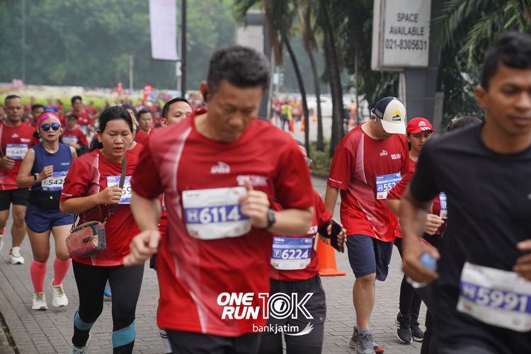 Race photo from ONE RUN 10 K