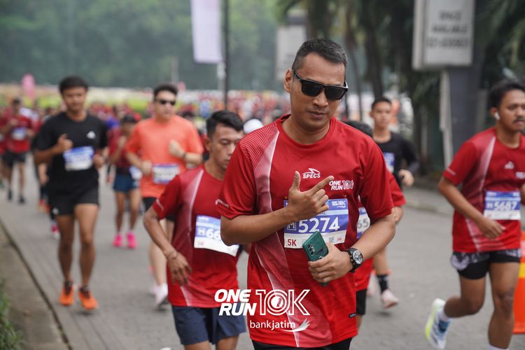 Race photo from ONE RUN 10 K