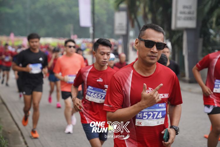 Race photo from ONE RUN 10 K