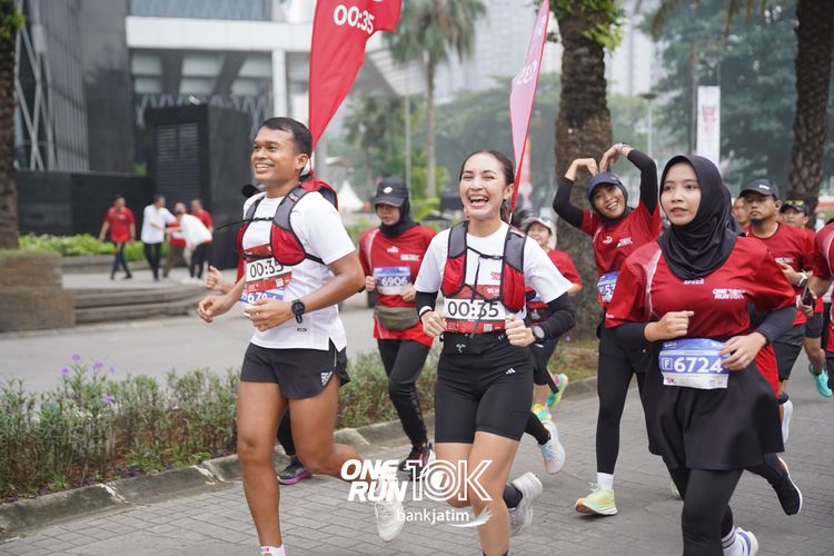 Race photo from ONE RUN 10 K