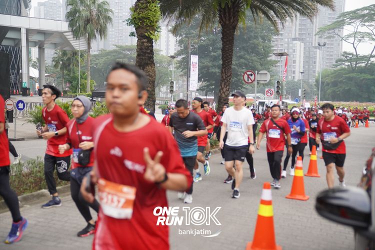 Race photo from ONE RUN 10 K