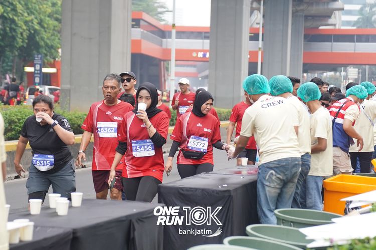 Race photo from ONE RUN 10 K