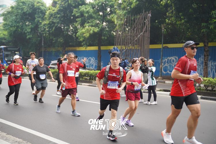 Race photo from ONE RUN 10 K