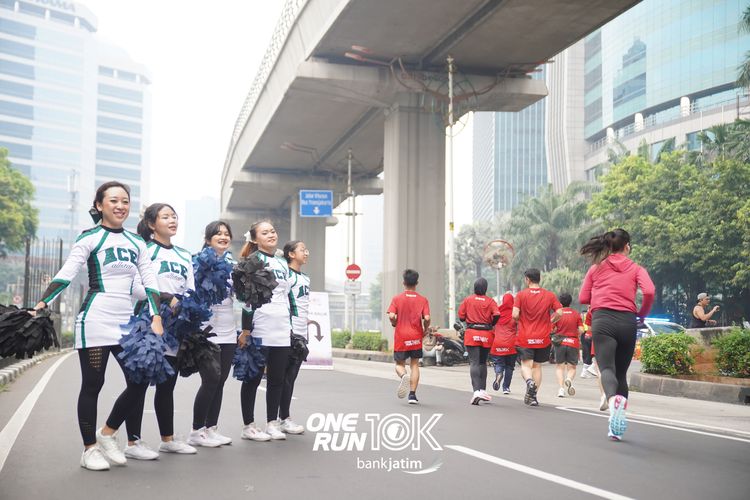 Race photo from ONE RUN 10 K