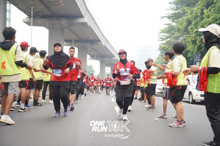 Race photo from ONE RUN 10 K