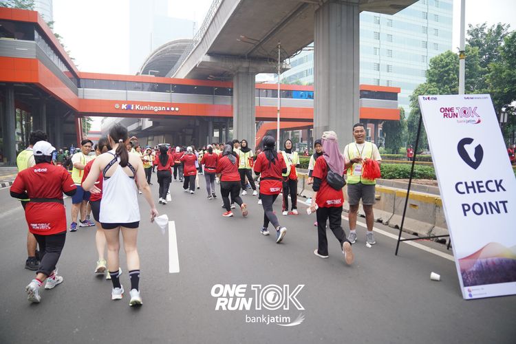 Race photo from ONE RUN 10 K