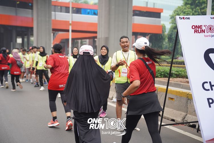Race photo from ONE RUN 10 K