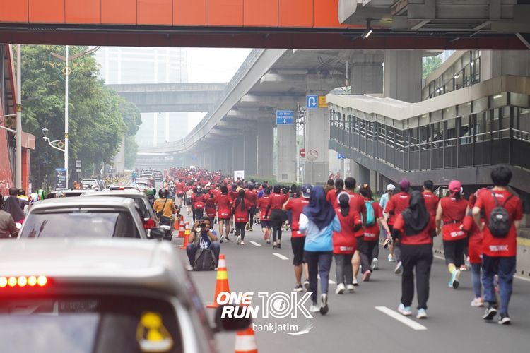 Race photo from ONE RUN 10 K
