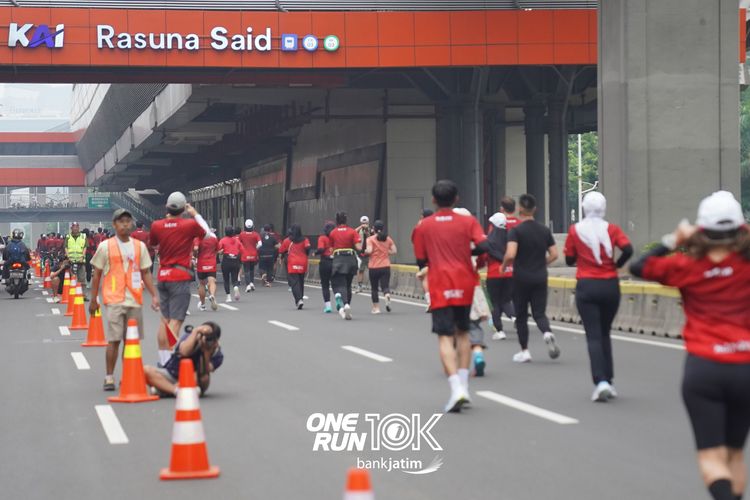 Race photo from ONE RUN 10 K