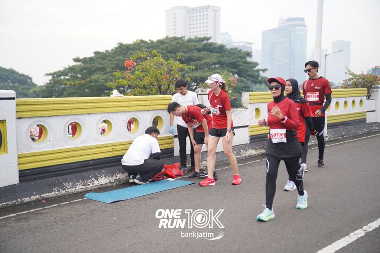 Race photo from ONE RUN 10 K