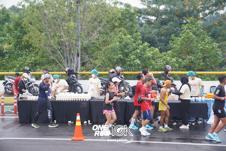 Race photo from ONE RUN 10 K