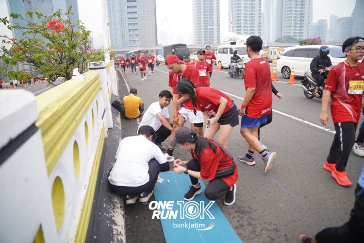 Race photo from ONE RUN 10 K