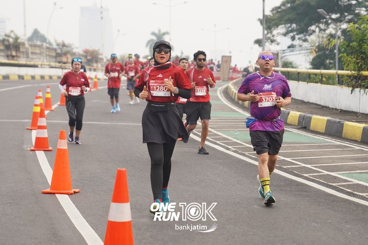 Race photo from ONE RUN 10 K