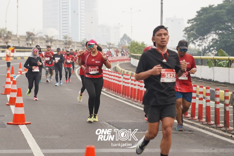 Race photo from ONE RUN 10 K