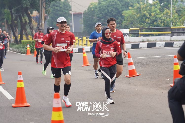 Race photo from ONE RUN 10 K