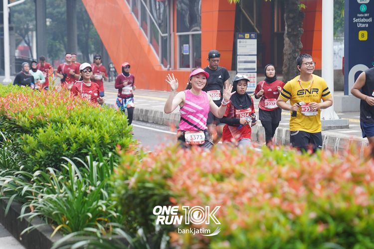 Race photo from ONE RUN 10 K