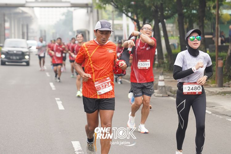 Race photo from ONE RUN 10 K