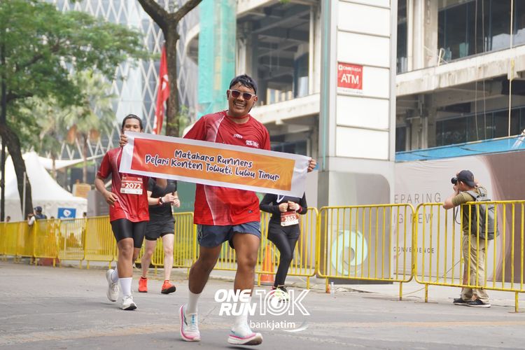 Race photo from ONE RUN 10 K