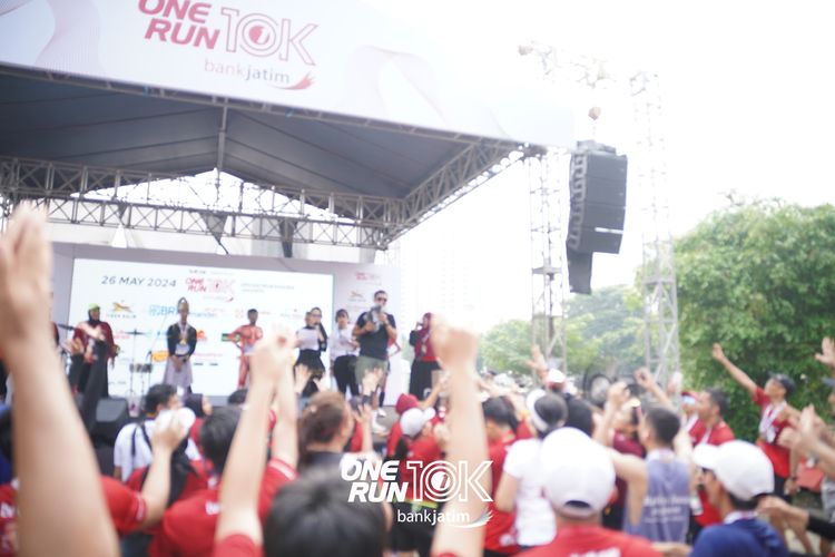 Race photo from ONE RUN 10 K