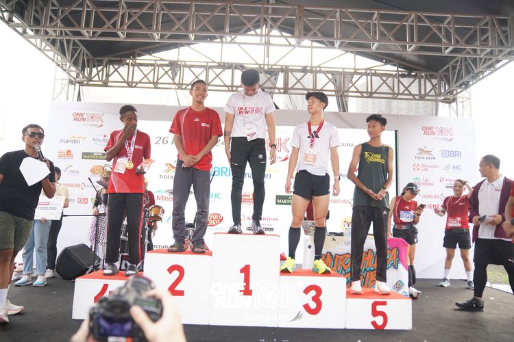Race photo from ONE RUN 10 K