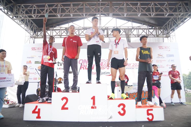 Race photo from ONE RUN 10 K