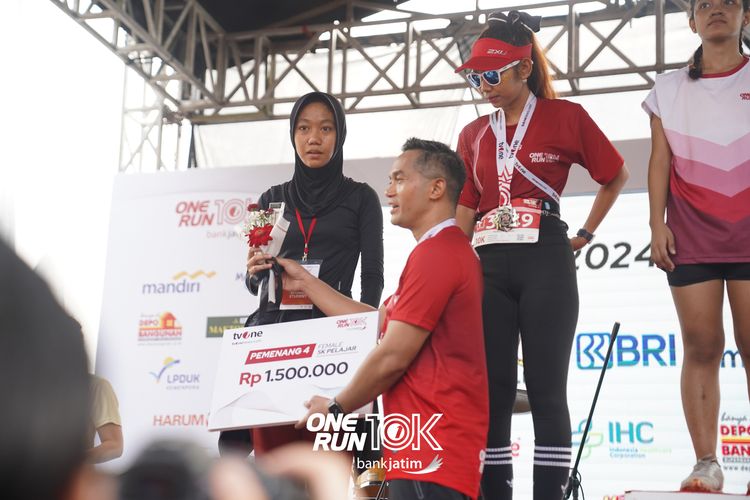 Race photo from ONE RUN 10 K