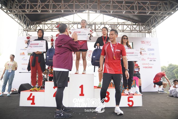 Race photo from ONE RUN 10 K
